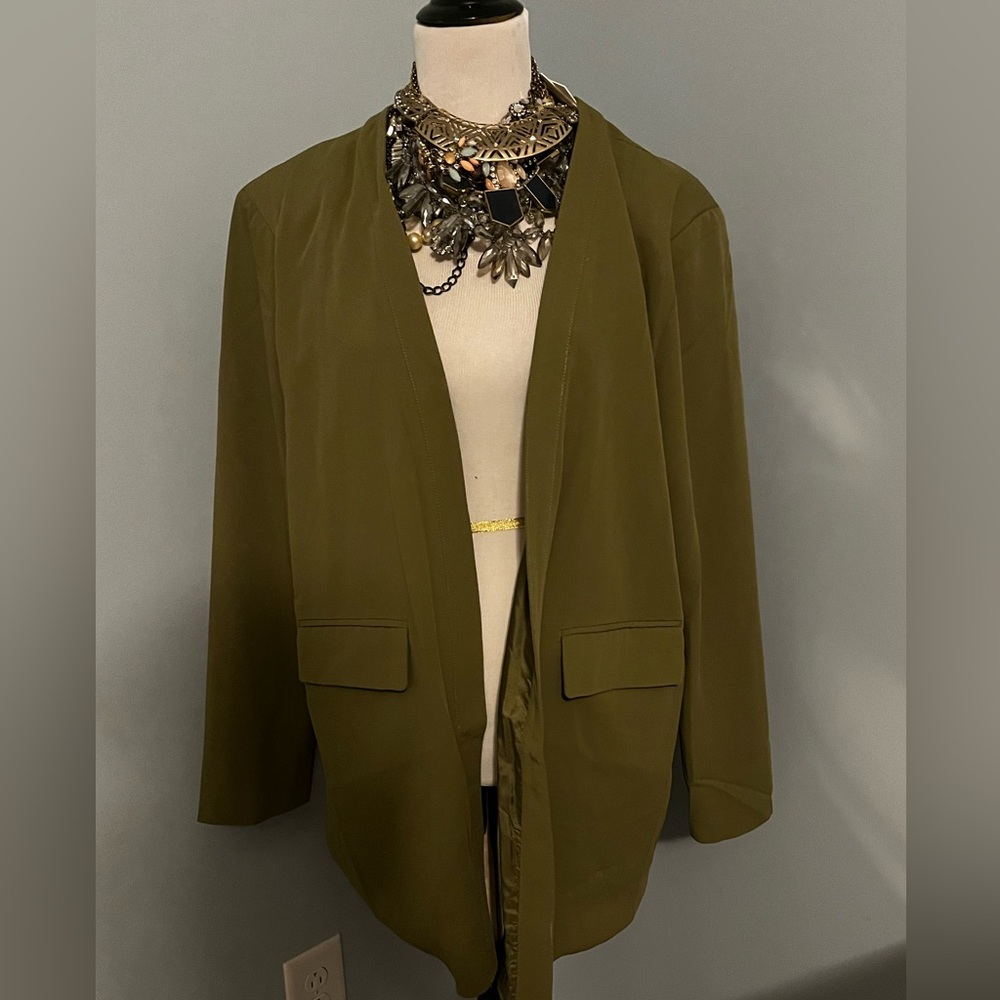 NWT ByEgreis Hillary Olive green blazer sz L